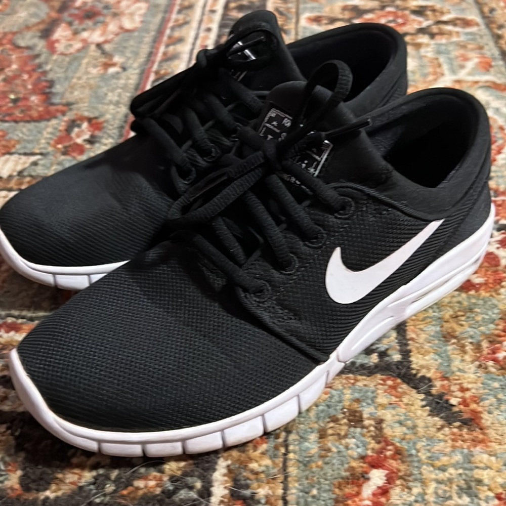 Nike Air Youth Sneaks